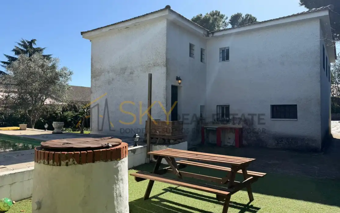 Exterior view of Houses for sale in Valdemorillo  with Private garden, Terrace and Swimming Pool