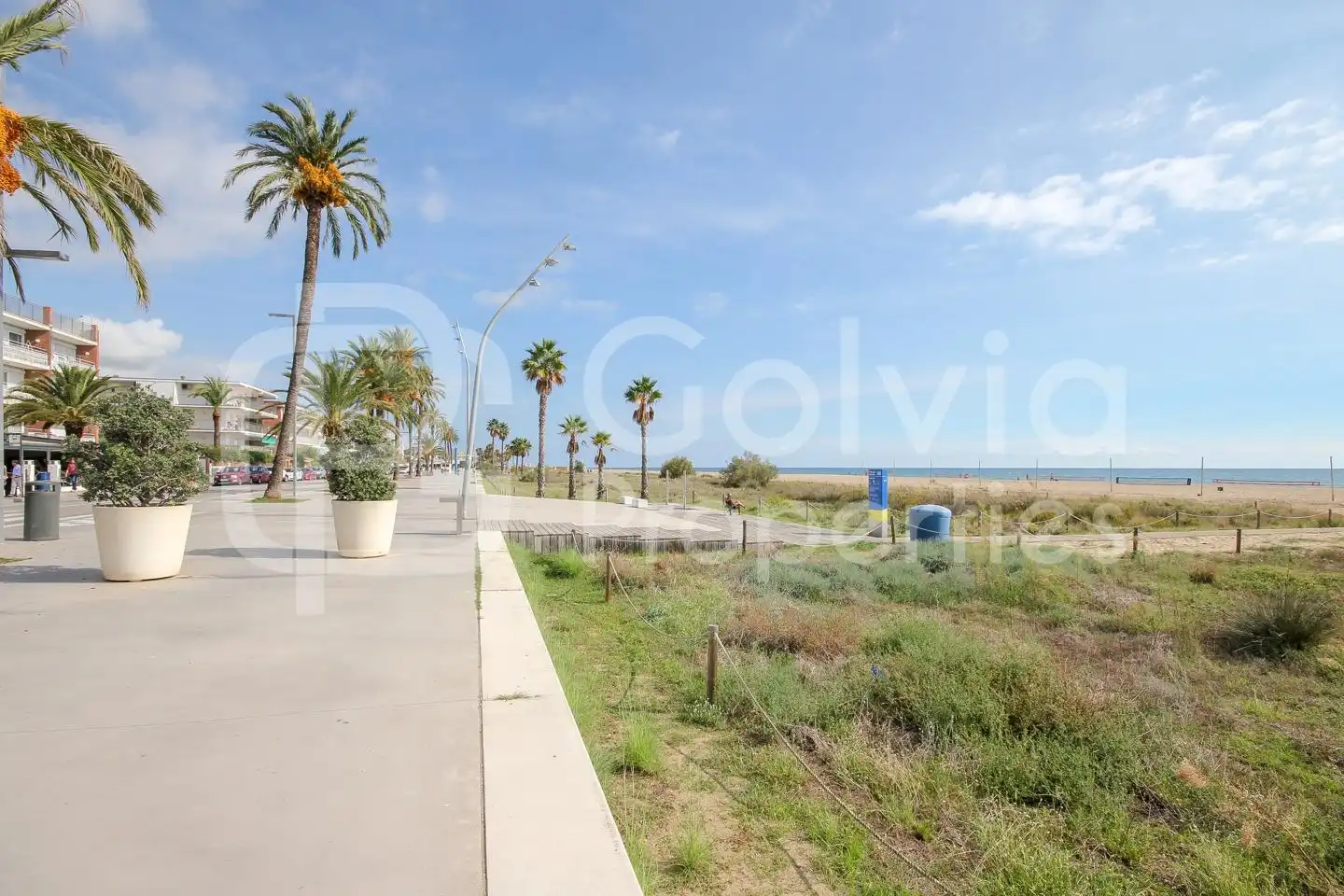 Planta baixa en venda en Castelldefels amb Parquet, Terrassa i Moblat