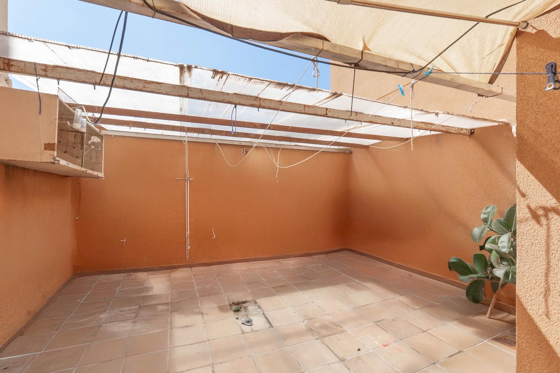 Flat for sale in  Granada Capital  with Air Conditioner, Heating and Terrace