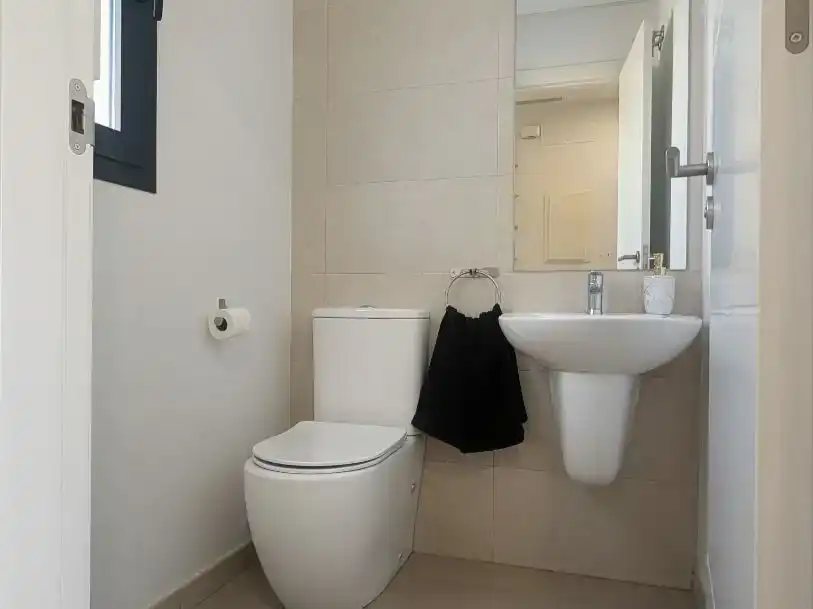 Bany de Pis en venda en Alhaurín de la Torre amb Aire condicionat, Terrassa i Piscina