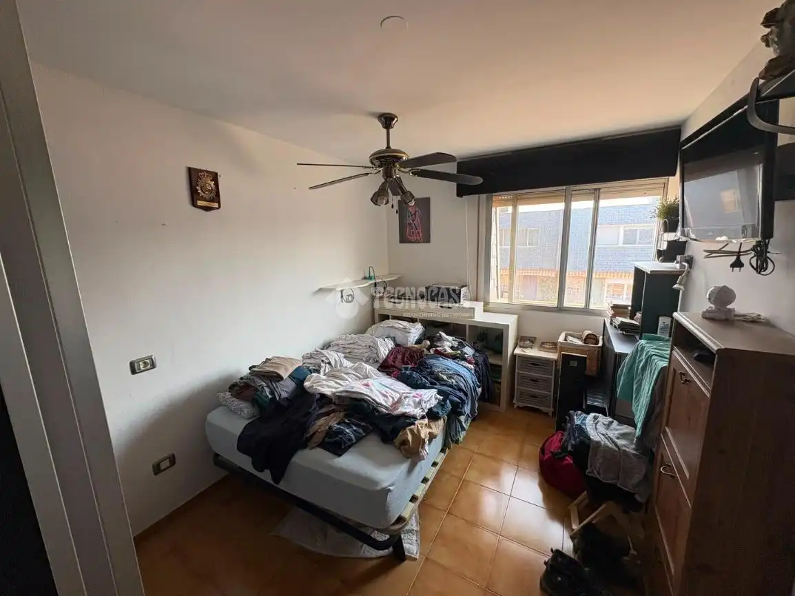 Dormitori de Casa adosada en venda en Zaragoza amb Aire condicionat i Piscina comunitària