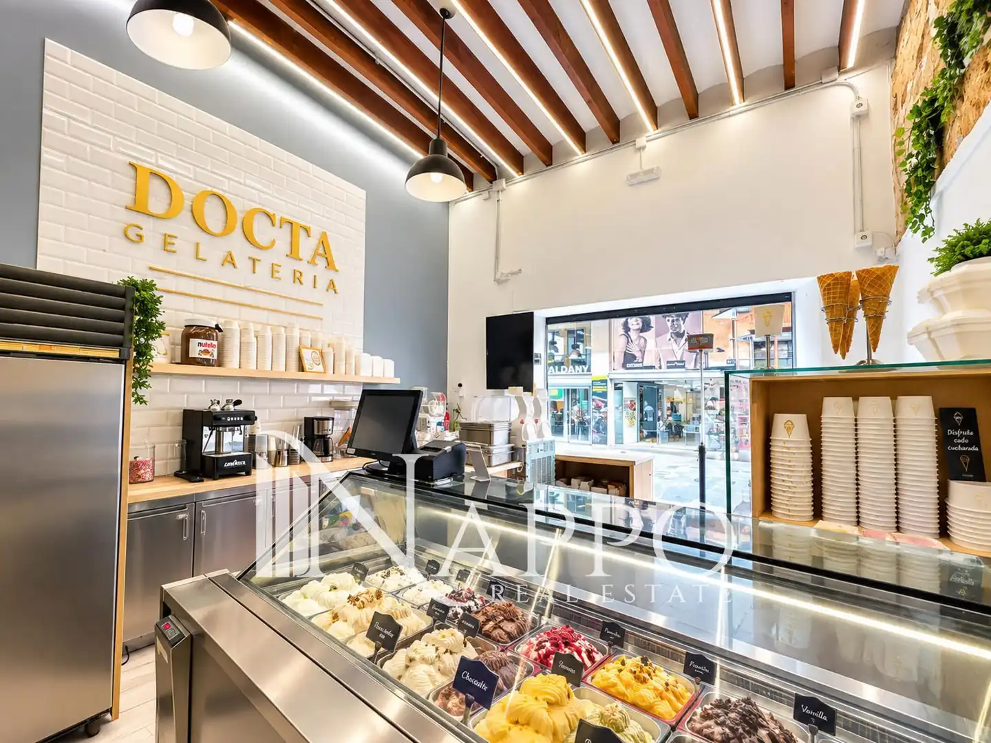 Local comercial en traspàs a Oms, imagen 4