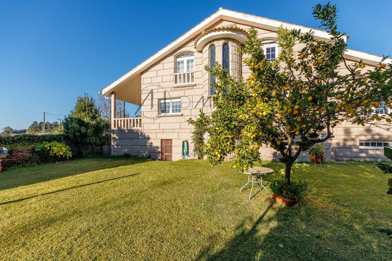 Jardí de Casa o xalet en venda en Nigrán amb Calefacció, Jardí privat i Terrassa