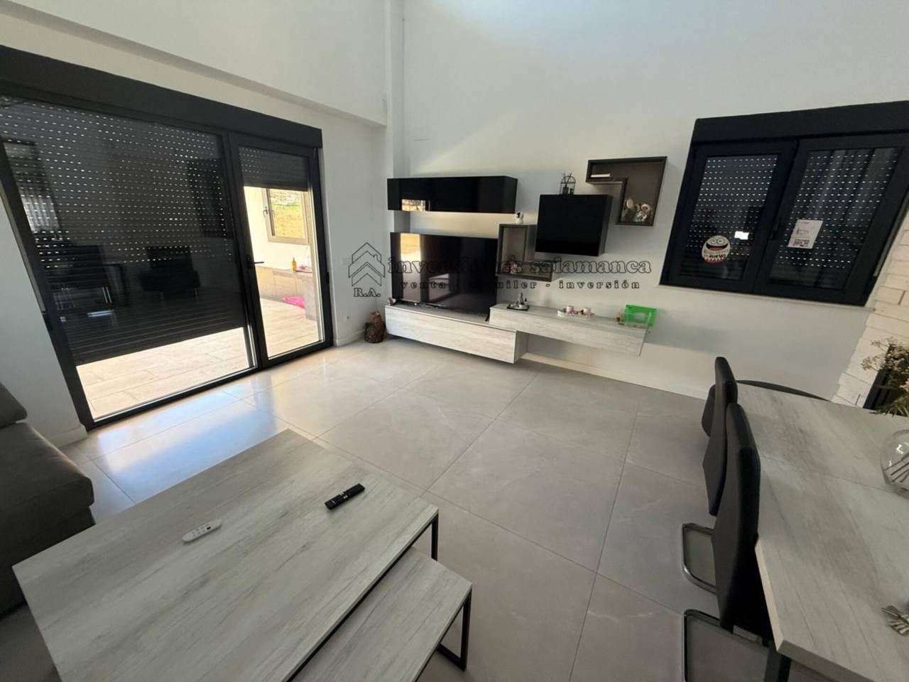 Sala d'estar de Casa o xalet en venda en Carrascal de Barregas amb Aire condicionat, Calefacció i Jardí privat