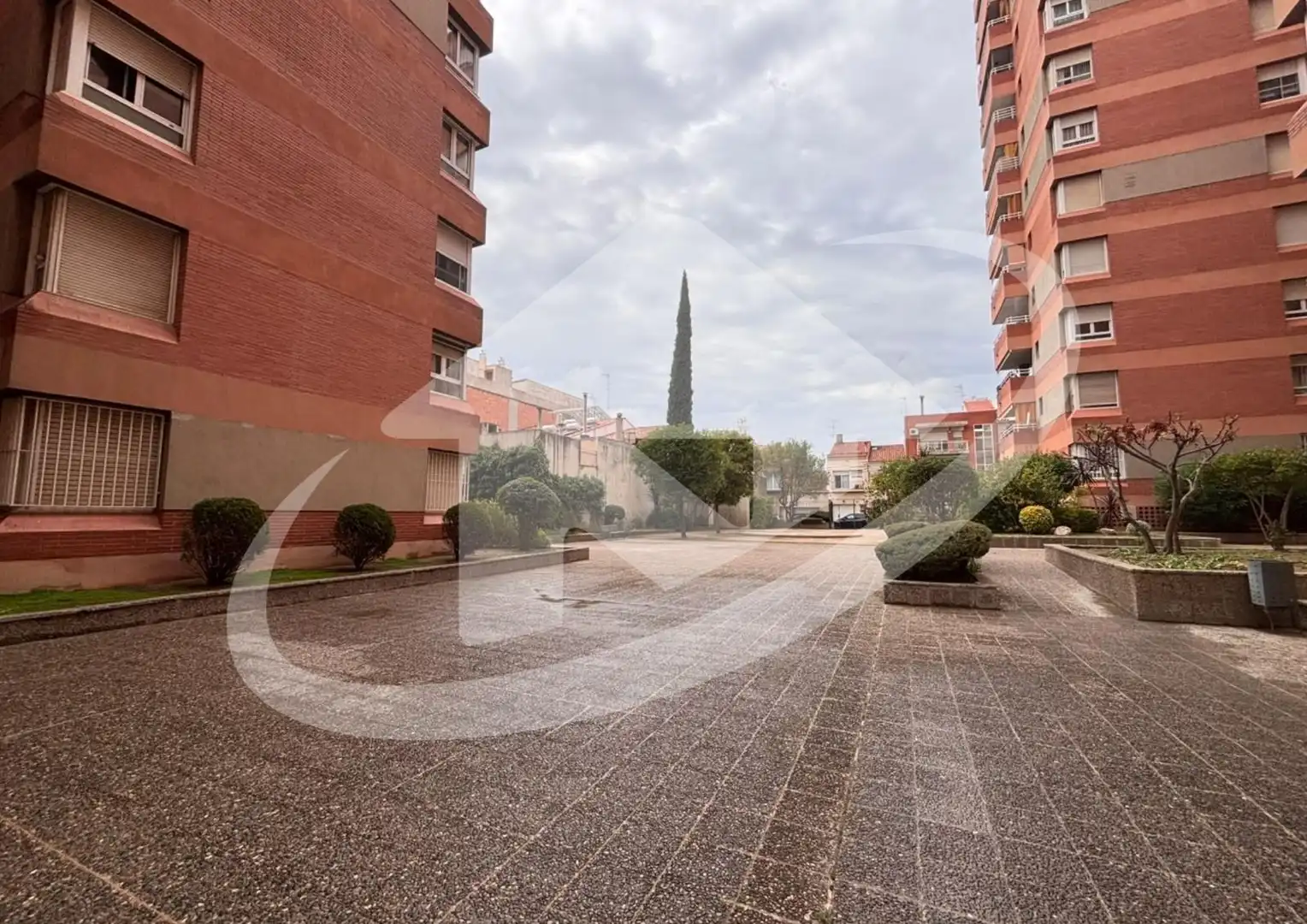 Exterior view of Flat for sale in Creu Alta - Puiggener