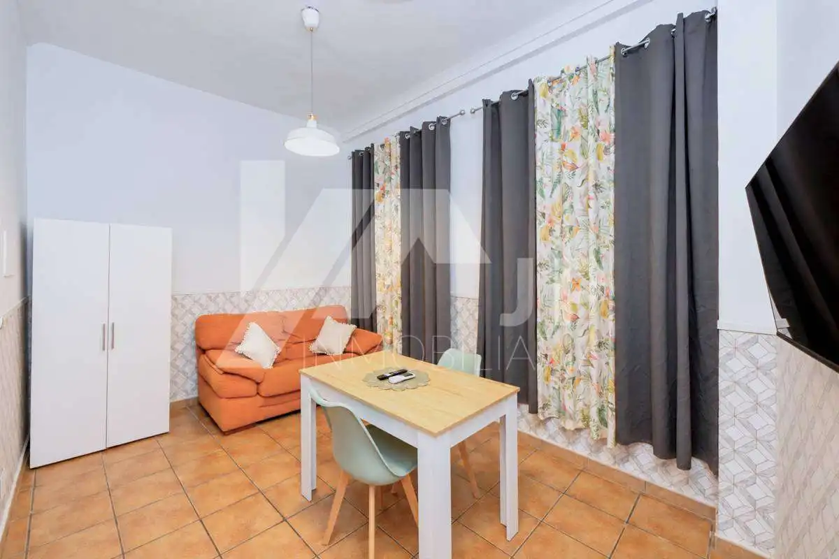 Appartamento con balcone in affitto a Calle Tundidores, imagen 2