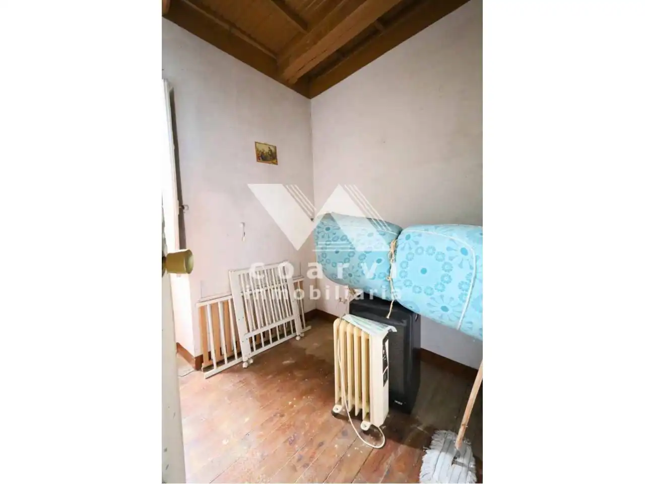 Dormitori de Casa o xalet en venda en A Merca   amb Jardí privat, Terrassa i Moblat