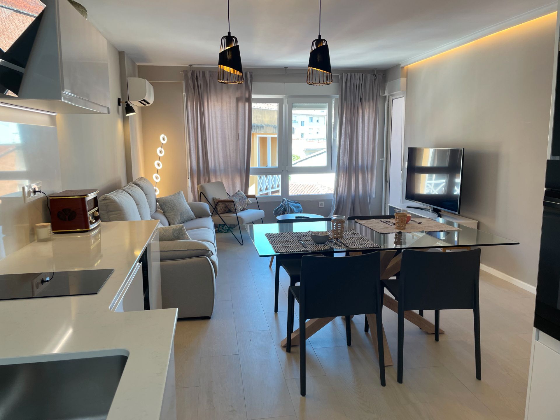 Living room of Flat for sale in San Vicente de la Barquera  with Heating, Furnished and Oven