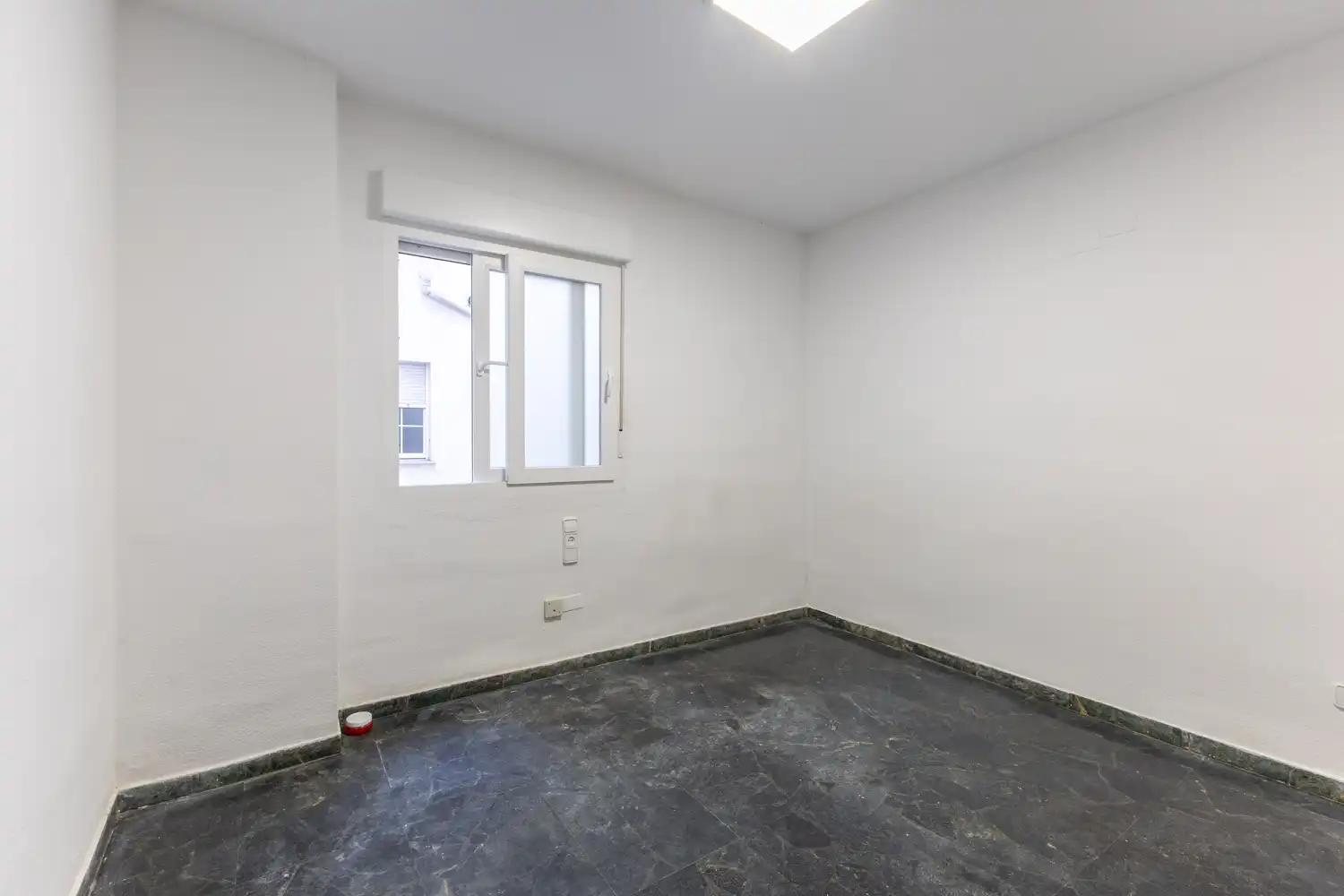 Flat for sale in Valencia  with Air Conditioner, Heating and Balcony