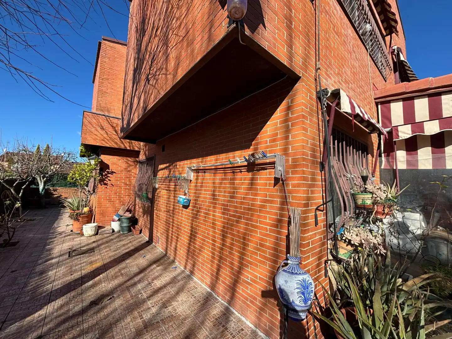 Vista exterior de Casa adosada en venda en Rivas-Vaciamadrid amb Calefacció, Jardí privat i Parquet