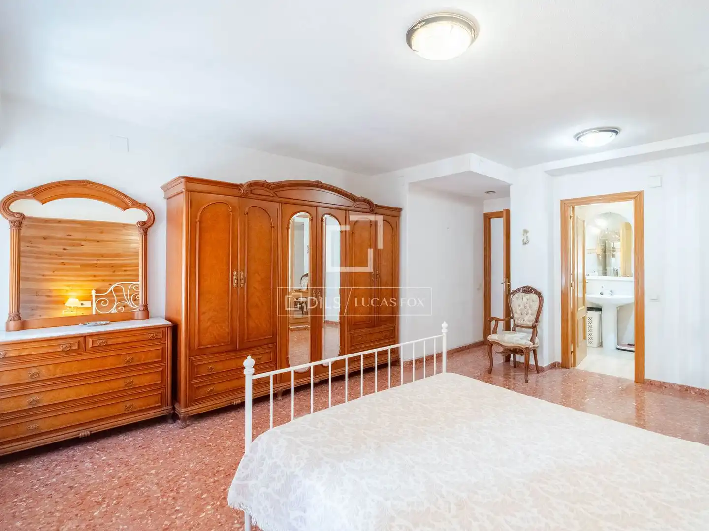 Schlafzimmer von Wohnung zum Verkauf in Valencia mit Klimaanlage, Möbliert und Balkon