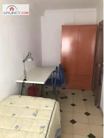 Habitación de Piso de alquiler en Sevilla con Aire acondicionado, Calefacción y Amueblado