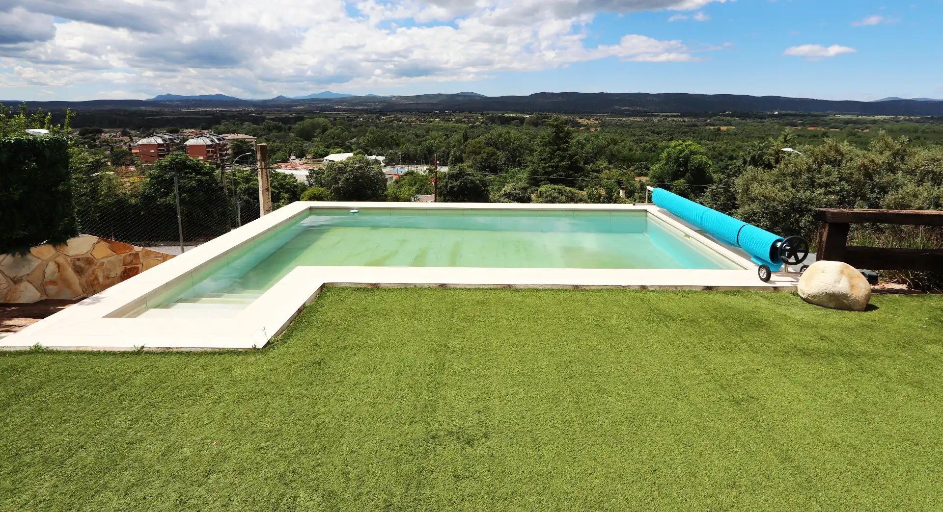 Schwimmbecken von Haus oder Chalet zum Verkauf in Santa Cruz del Retamar mit Klimaanlage, Heizung und Privatgarten