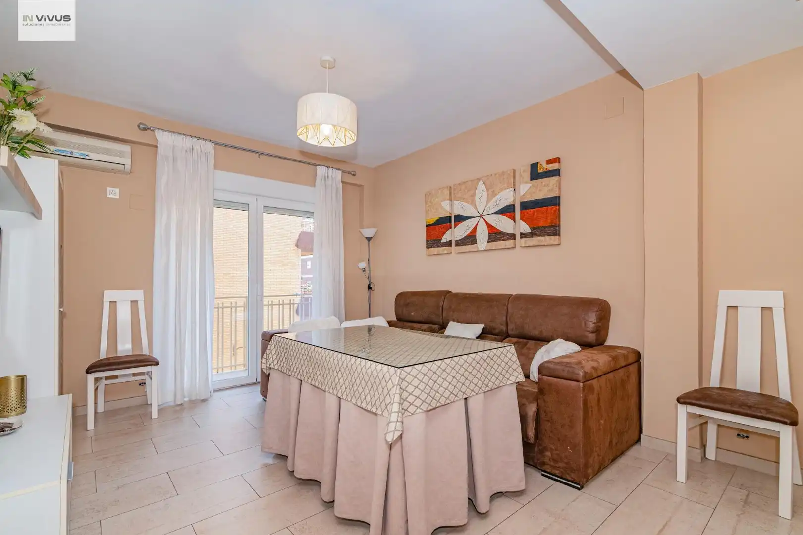 Sala de estar de Piso para compartir en Granada con Aire acondicionado, Calefacción y Terraza