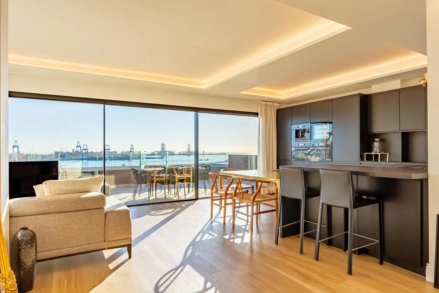 Wohnzimmer von Dachboden zum Verkauf in Las Palmas de Gran Canaria mit Klimaanlage, Terrasse und Möbliert