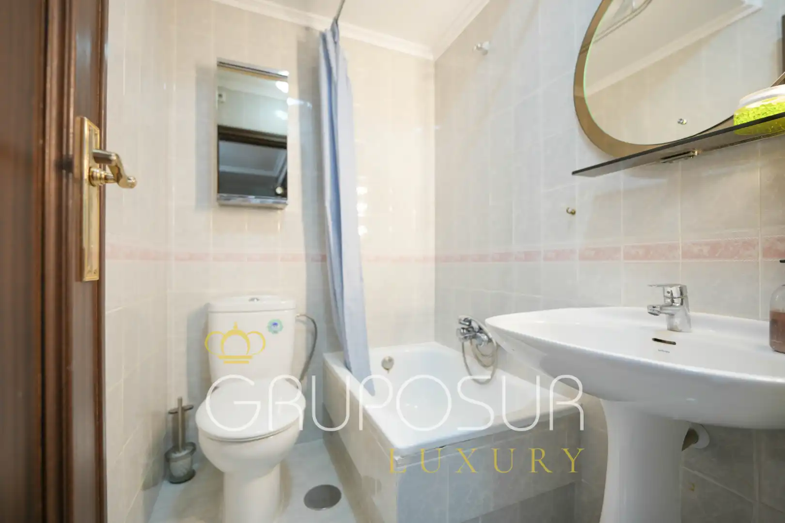 Badezimmer von Wohnung zum Verkauf in Valladolid mit Heizung, Privatgarten und Parkett