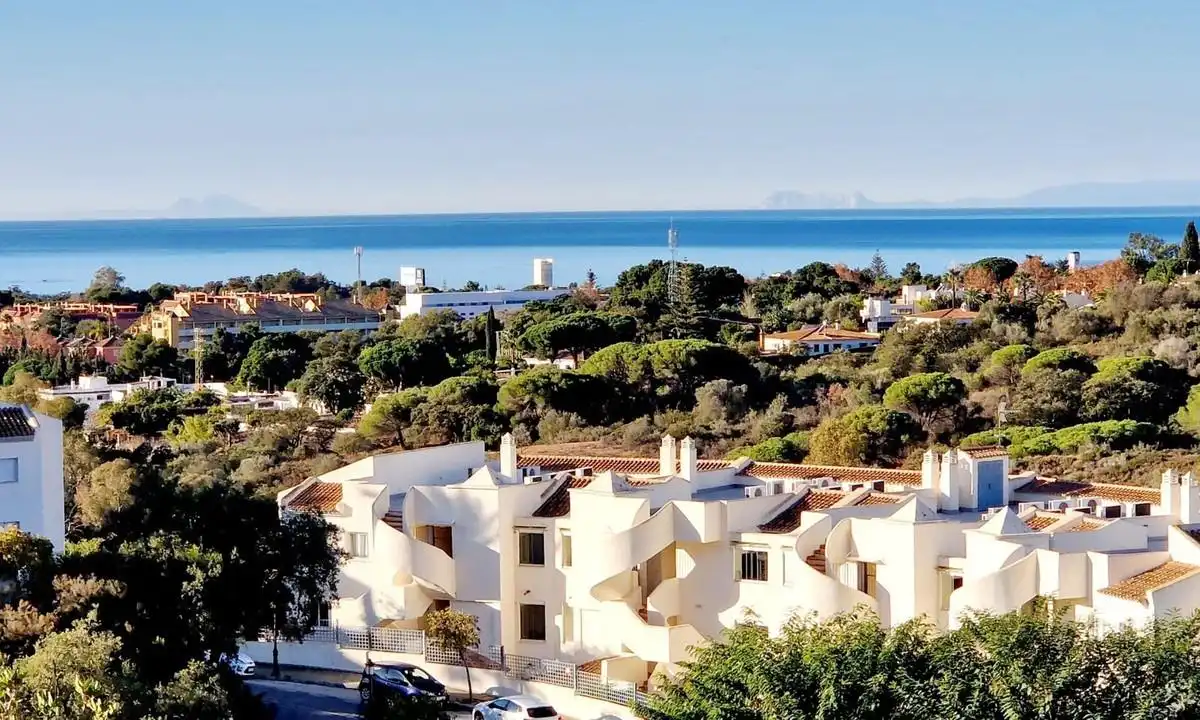 Vista exterior de Ático en venta en Marbella con Aire acondicionado, Calefacción y Terraza