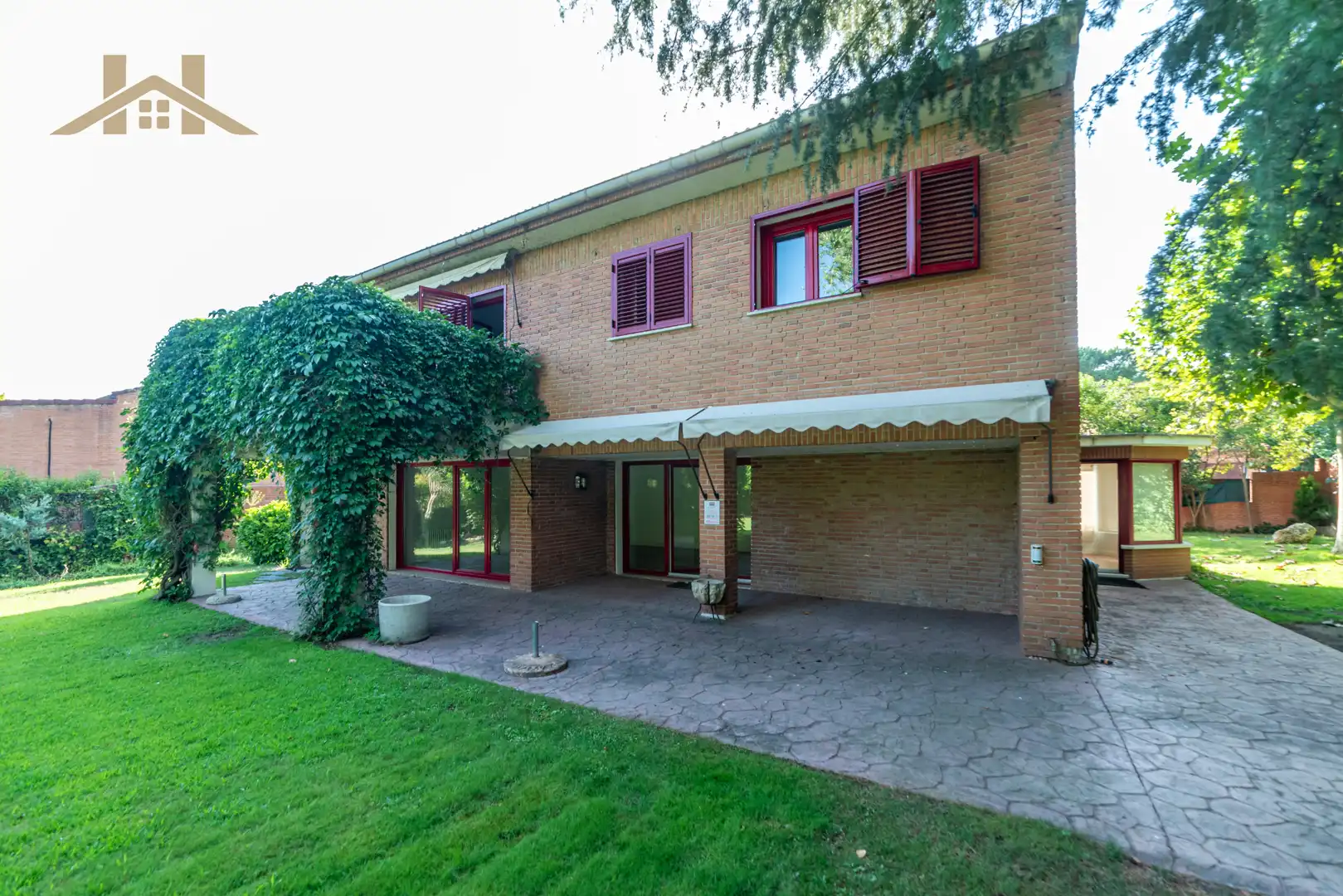 Vista exterior de Casa o xalet en venda en Majadahonda amb Calefacció, Parquet i Terrassa