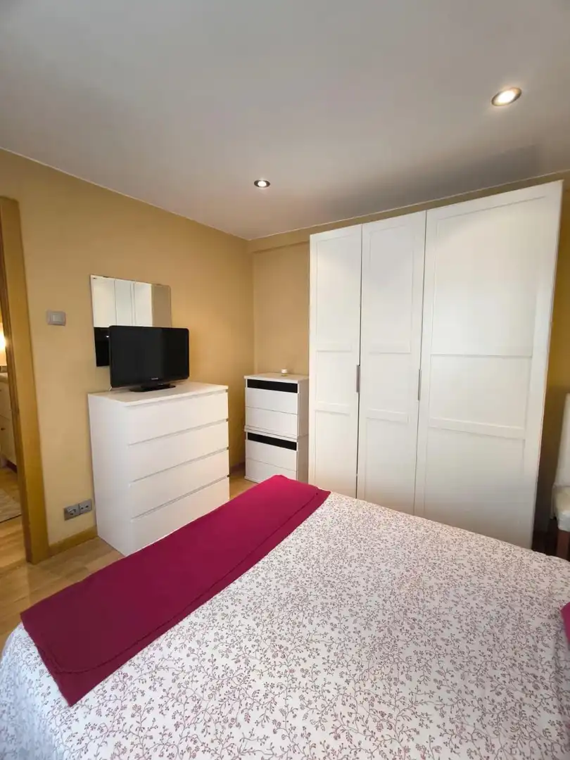 Bedroom of Flat for rent in Oviedo   with Heating and Furnished