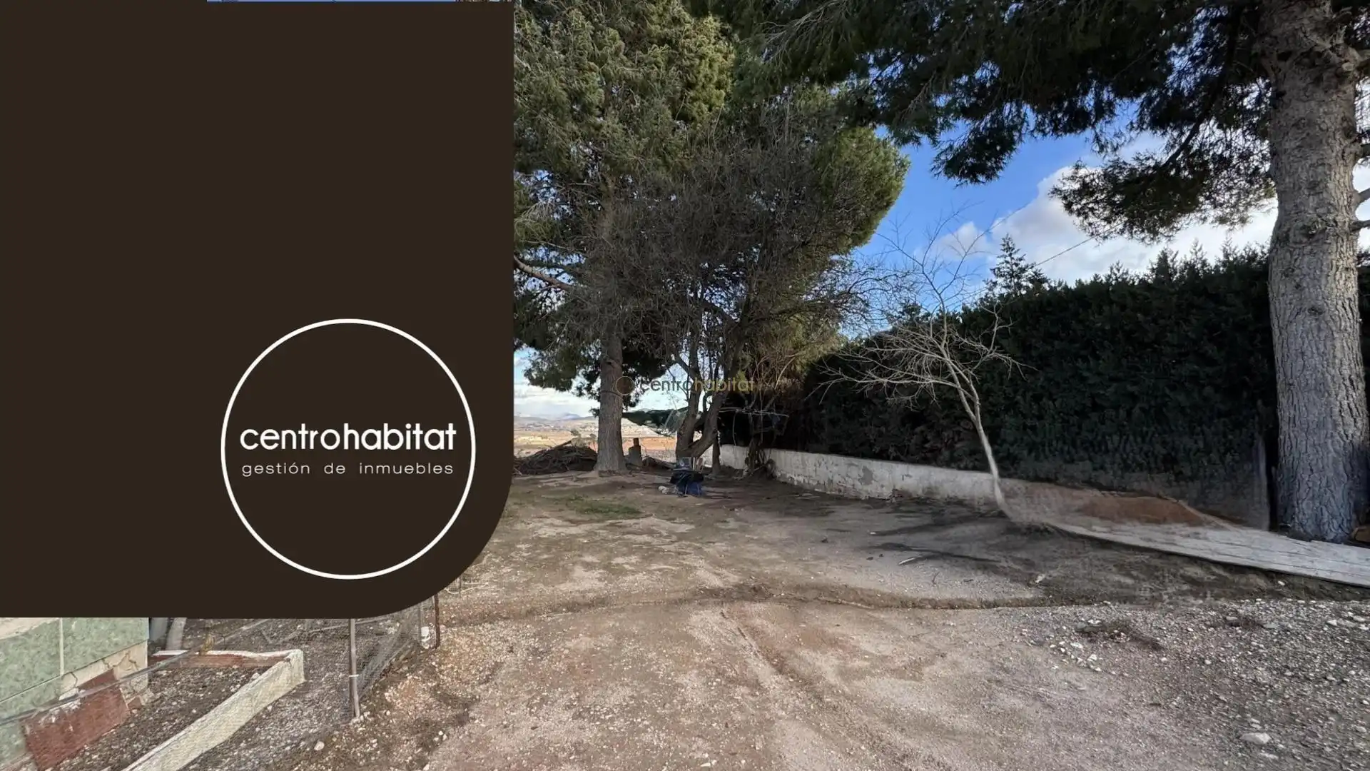 Casa rústica amb piscina en venda a El Pinós / Pinoso