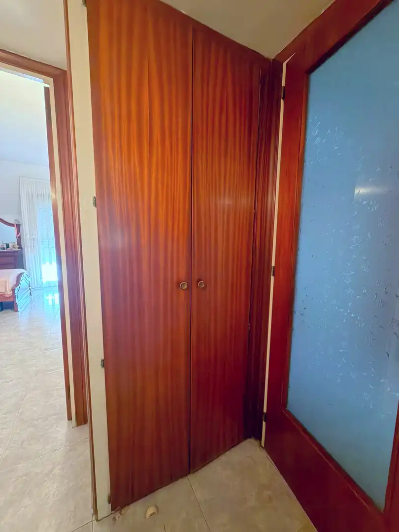 Ático en venta en L'Hospitalet de Llobregat con Calefacción, Terraza y Horno
