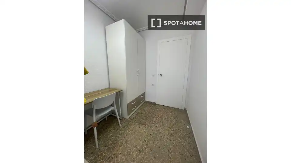 Room in Benimàmet