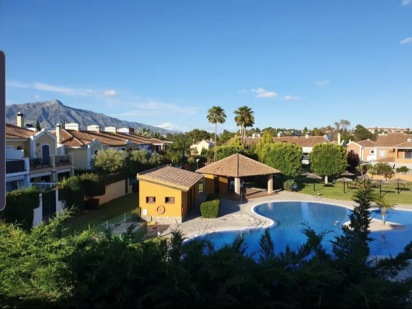 Swimming pool of Houses for sale in Marbella  with Air Conditioner and Terrace
