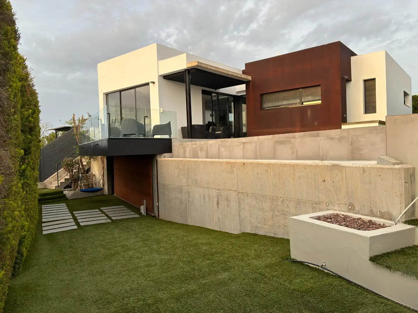 Vista exterior de Casa o xalet en venda en Molina de Segura amb Aire condicionat, Jardí privat i Terrassa