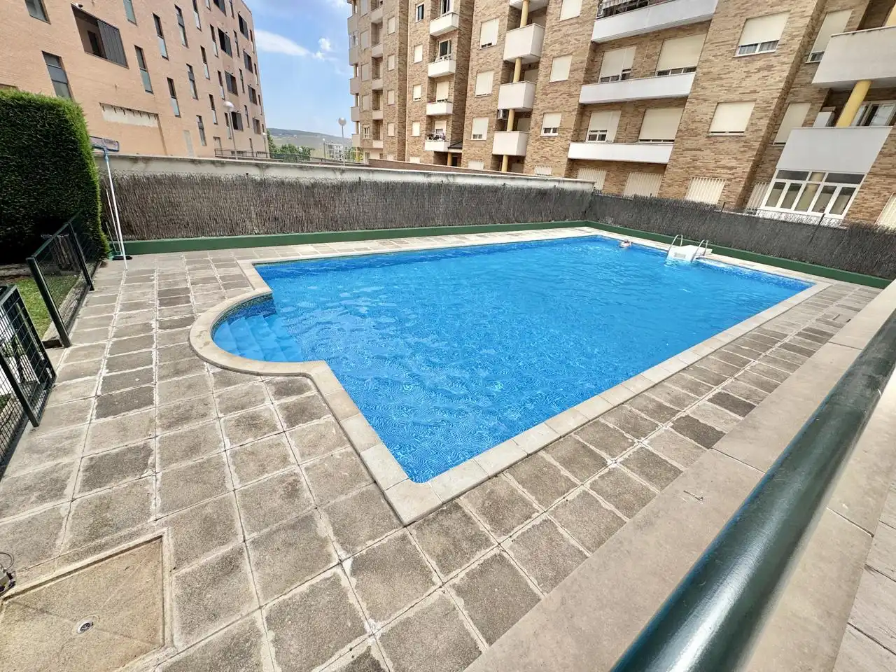 Piscina de Pis de lloguer en Ávila amb Calefacció, Terrassa i Traster
