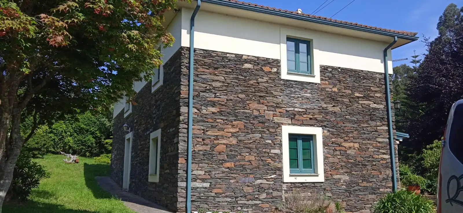 Vista exterior de Casa o xalet de lloguer en Valdoviño amb Calefacció, Jardí privat i Parquet