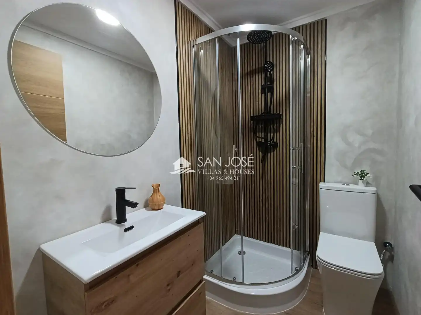 Baño de Piso en venta en Monóvar  / Monòver con Amueblado y Balcón