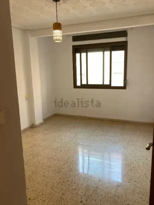 Habitación de Piso de alquiler en El Puig de Santa Maria con Horno, Lavadora y Microondas