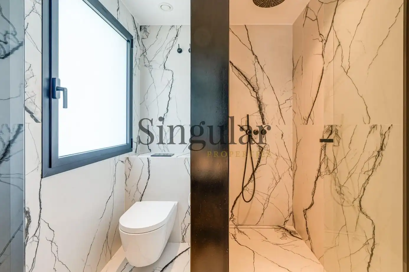 Baño de Piso de alquiler en Barcelona con Calefacción, Jardín privado y Terraza