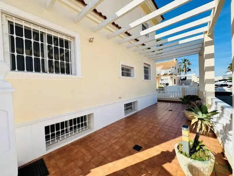 Detached house with pool for sale in Nueva Torrevieja - Aguas Nuevas, imagen 6