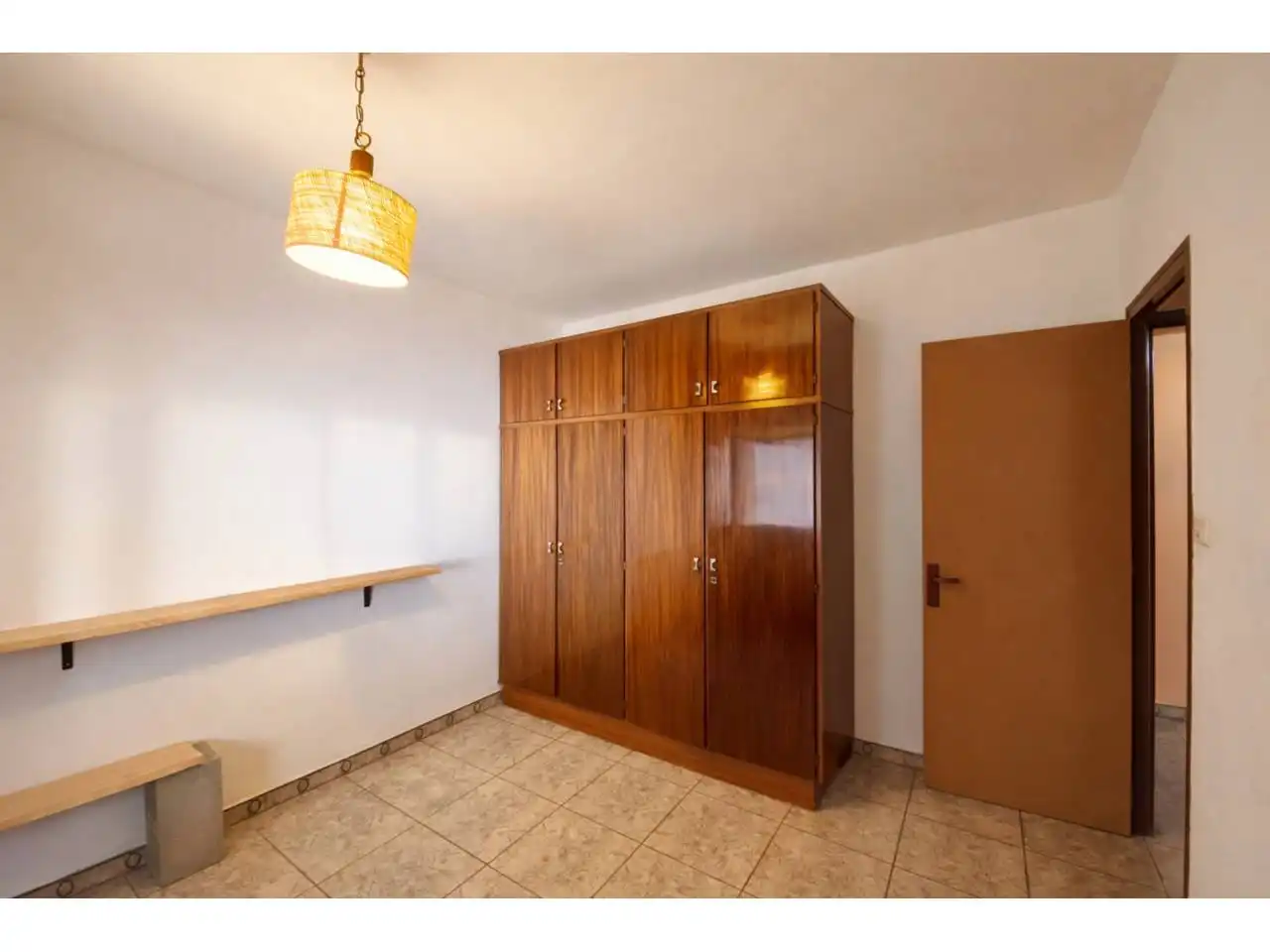 Habitación de Casa adosada en venta en Olot con Calefacción, Jardín privado y Terraza