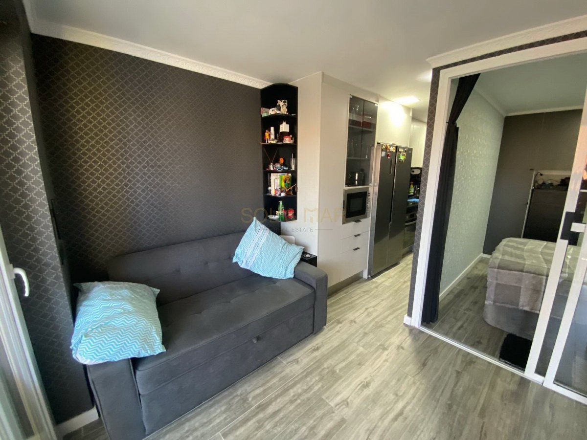 Sala d'estar de Apartament de lloguer en Torremolinos amb Aire condicionat, Calefacció i Terrassa