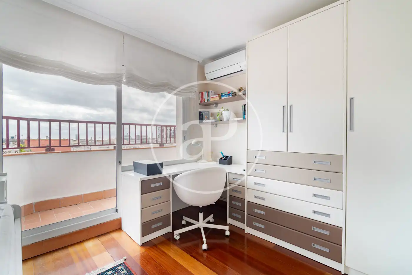 Flat for rent in Barcelona  with Air Conditioner, Heating and Terrace