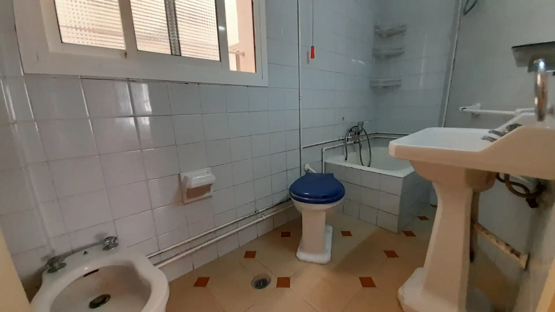 Badezimmer von Wohnung zum Verkauf in Torrenueva Costa mit Möbliert und Balkon