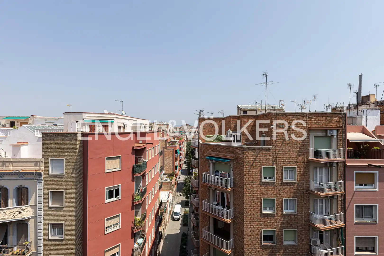 Vista exterior de Dúplex en venda en Barcelona amb Calefacció i Terrassa