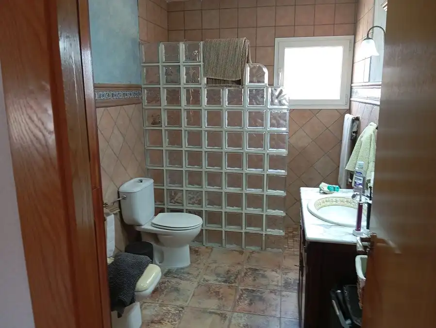 Baño de Casa o chalet en venta en Elche / Elx con Jardín privado, Terraza y Piscina