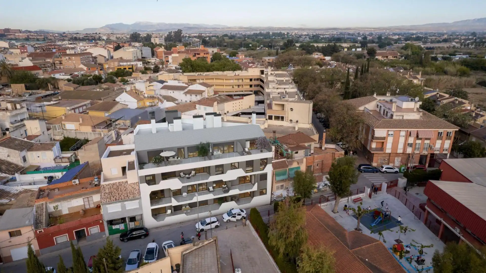 Außenansicht von Wohnung zum Verkauf in Murcia mit Klimaanlage, Heizung und Privatgarten