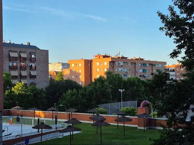 Vista exterior de Àtic en venda en Arganzuela