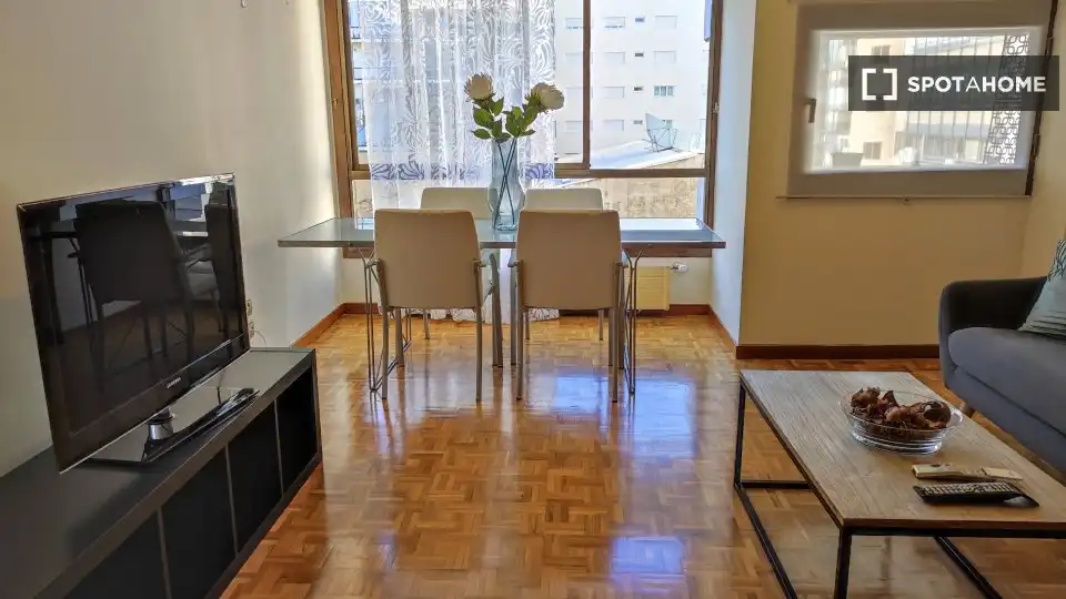 Sala de estar de Apartamento para compartir en Madrid con Aire acondicionado, Terraza y Amueblado