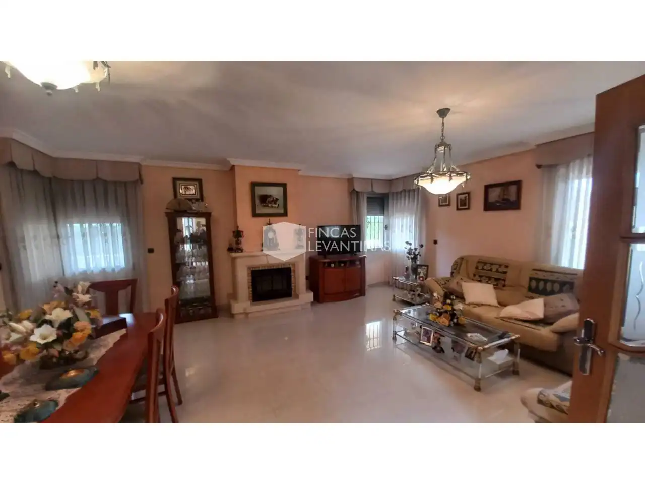 Sala d'estar de Casa o xalet en venda en San Vicente del Raspeig / Sant Vicent del Raspeig amb Aire condicionat, Jardí privat i Terrassa