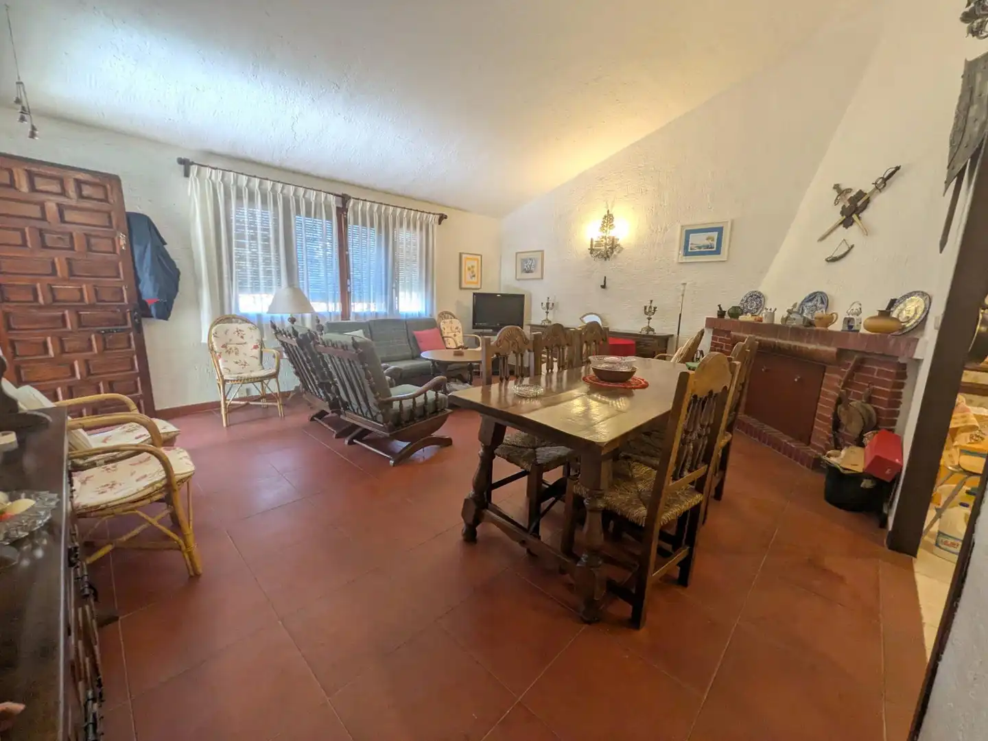 Sala d'estar de Casa adosada en venda en Villalbilla amb Calefacció