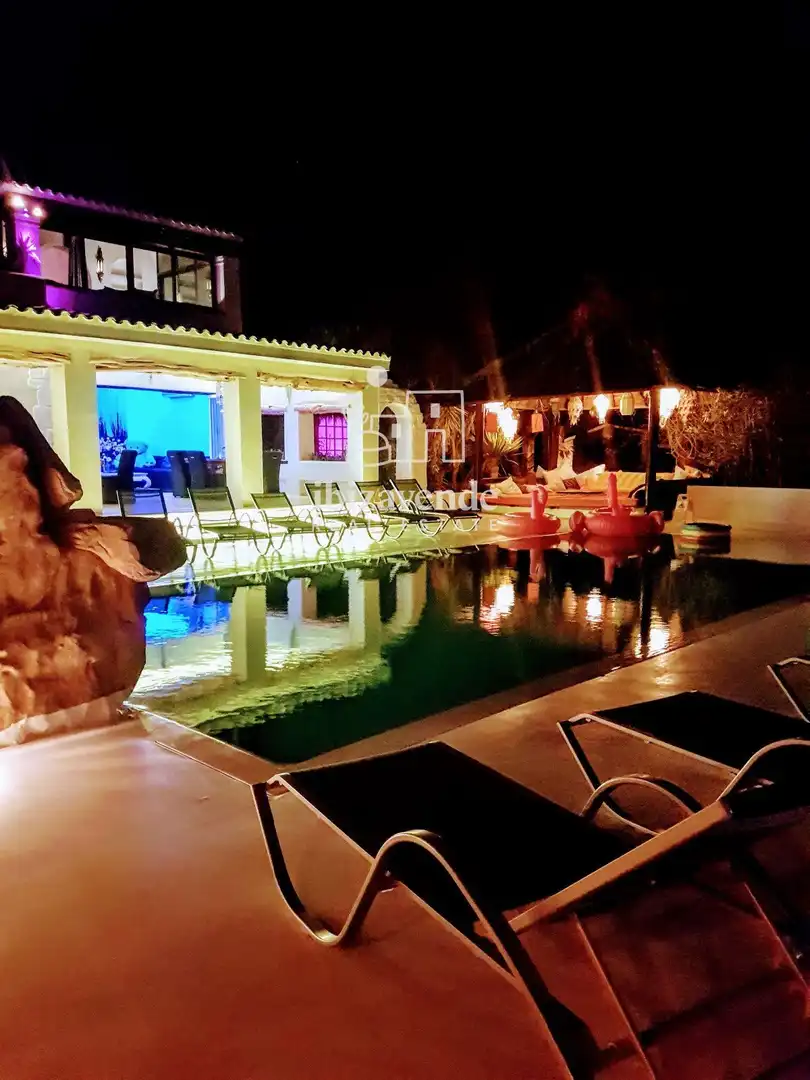 Swimming pool of Houses for sale in Santa Eulària des Riu  with Air Conditioner, Private garden and Terrace