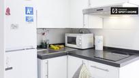 Kitchen of Flat to rent in  Madrid Capital  with Air Conditioner and Balcony