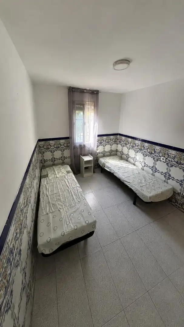 Schlafzimmer von Wohnung zur Miete in Brenes mit Klimaanlage, Terrasse und Möbliert