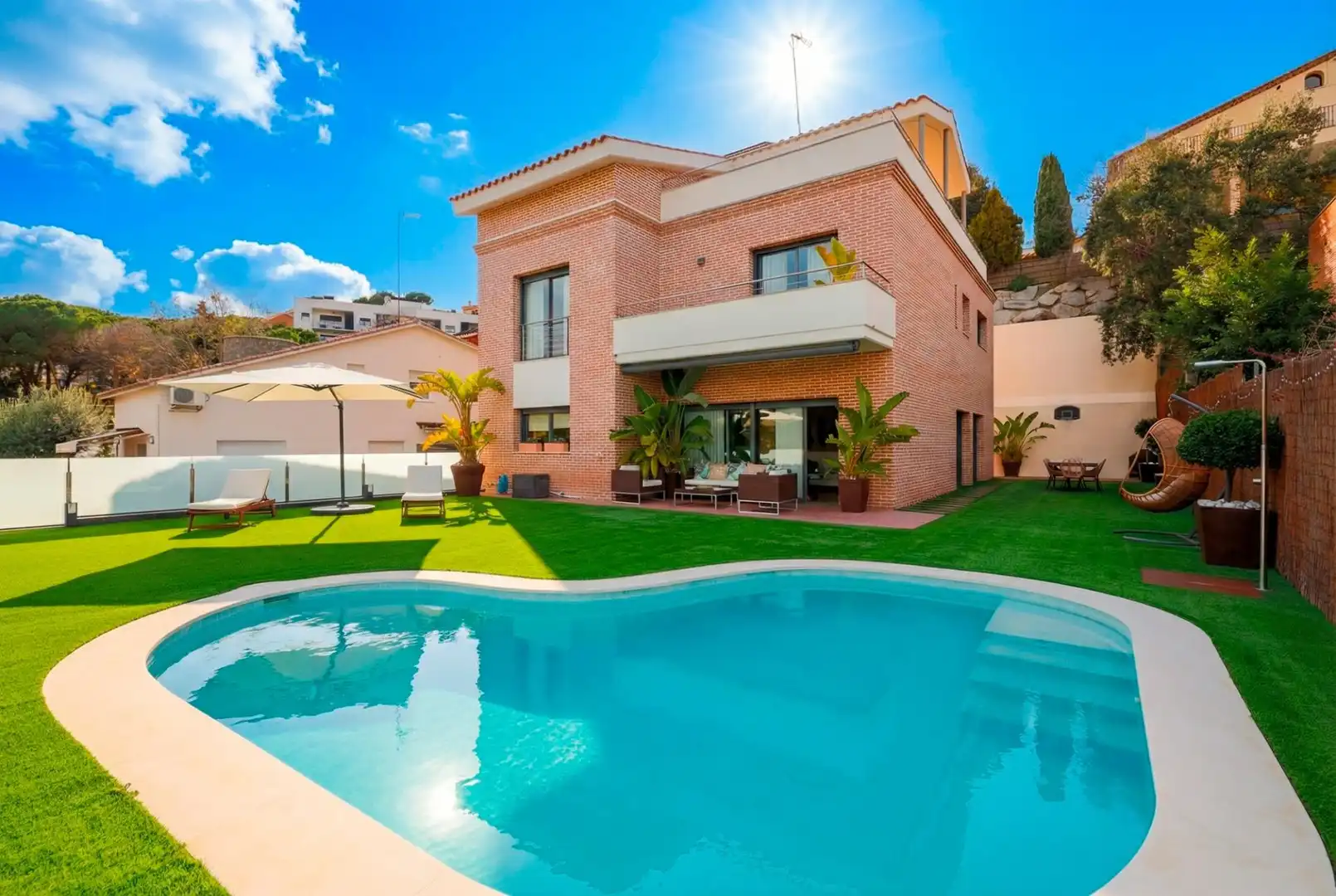 Piscina de Casa o chalet en venta en Vilassar de Dalt con Aire acondicionado, Calefacción y Jardín privado