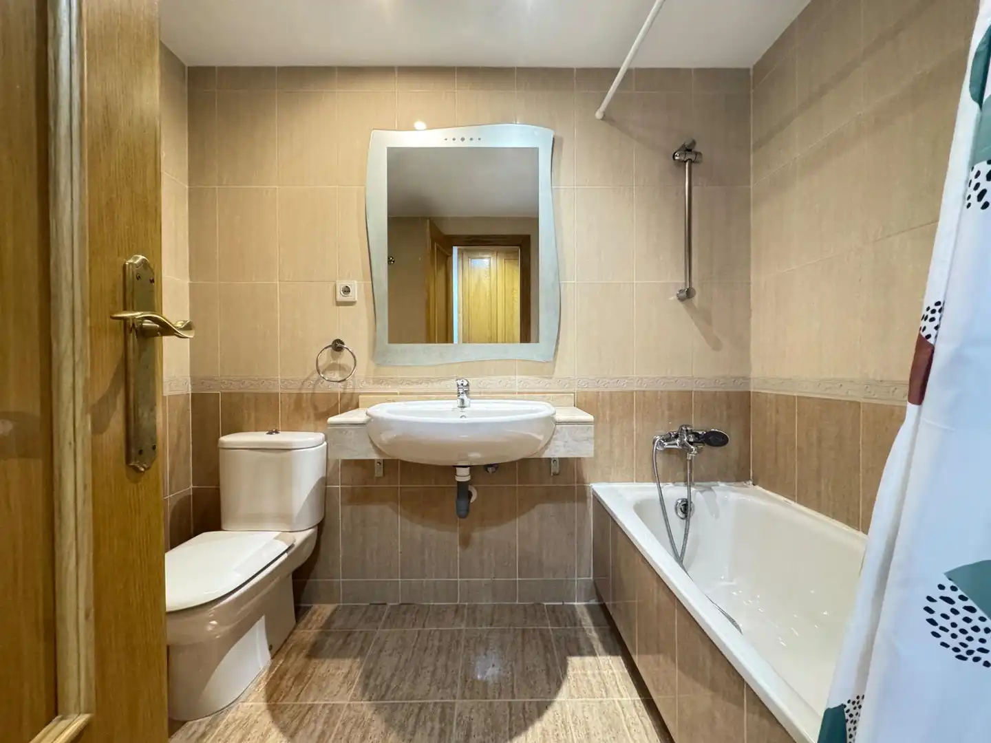 Baño de Piso en venta en Alicante / Alacant con Aire acondicionado, Calefacción y Terraza
